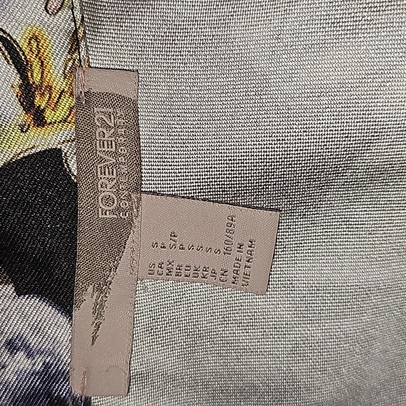 Forever 21 skirt - Picture 2 of 3